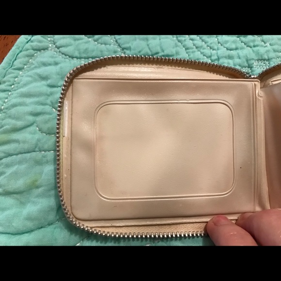 Snoopy Butterfly Collection Wallet - Picture 5 of 8